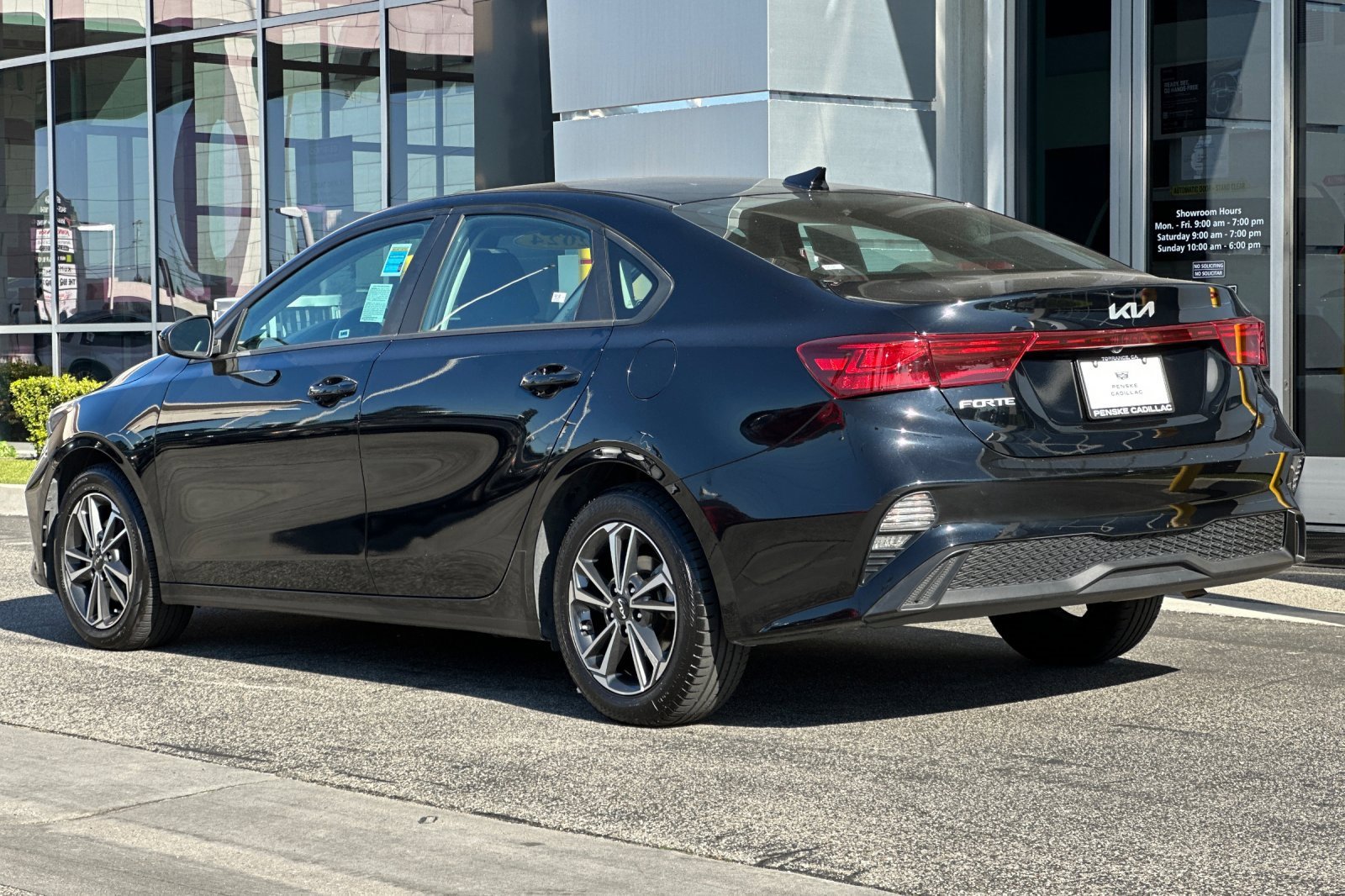 Used 2024 Kia Forte LXS image 6