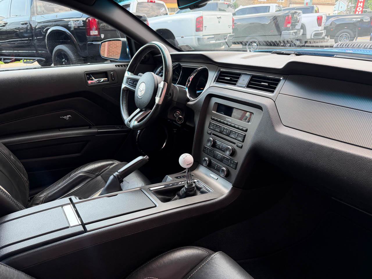 Used 2010 Ford Mustang GT Premium RWD image 25