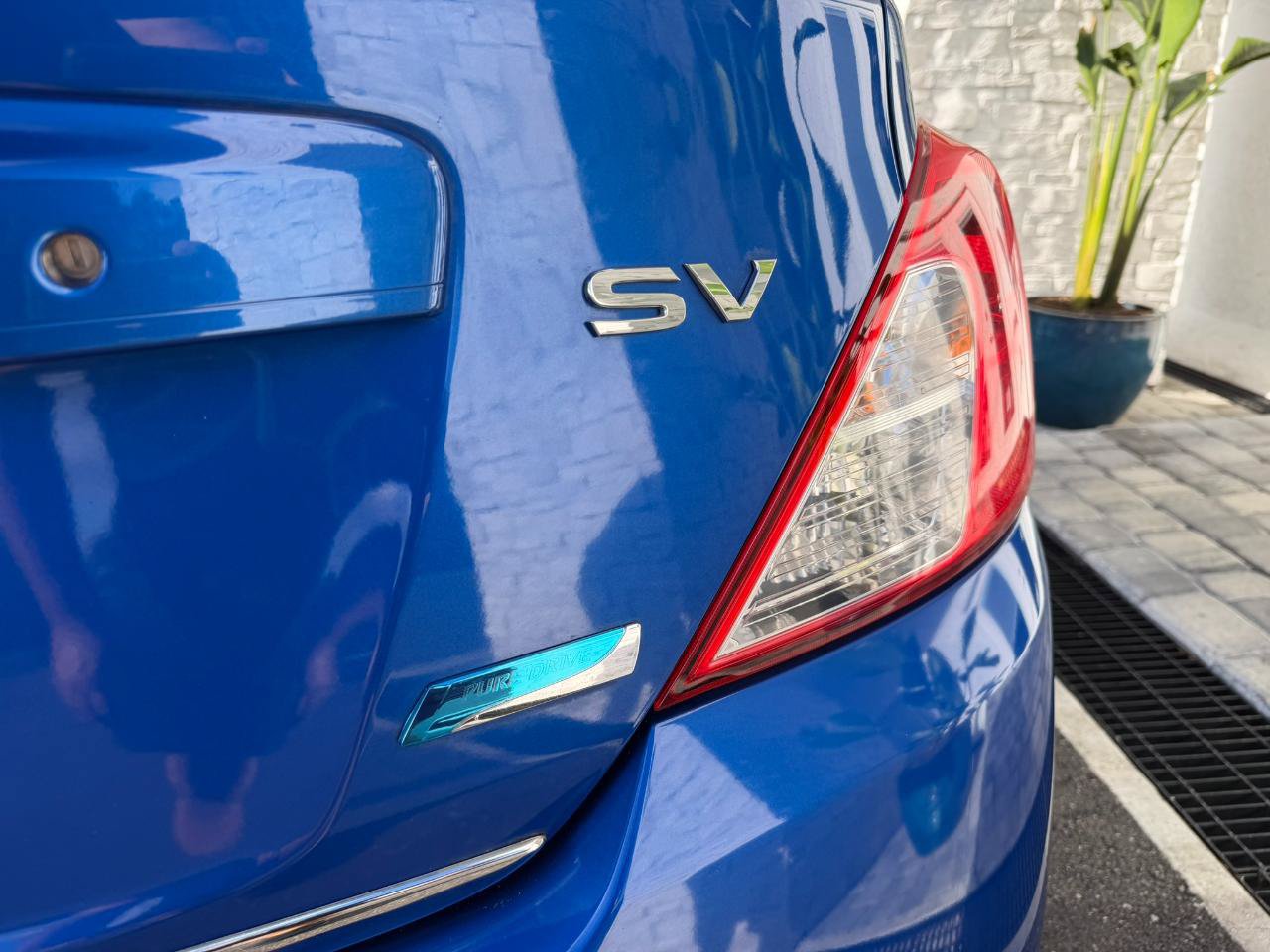 Used 2015 Nissan Versa SV FWD image 14