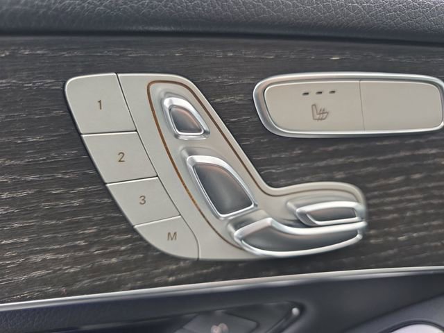 Used 2020 Mercedes-Benz GLC 300 4MATIC image 24