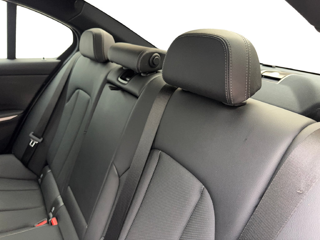 Used 2025 BMW 330i Sedan RWD image 36