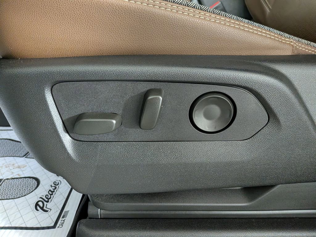 Certified 2024 Chevrolet Tahoe High Country w/ Advanced Technology Package image 20