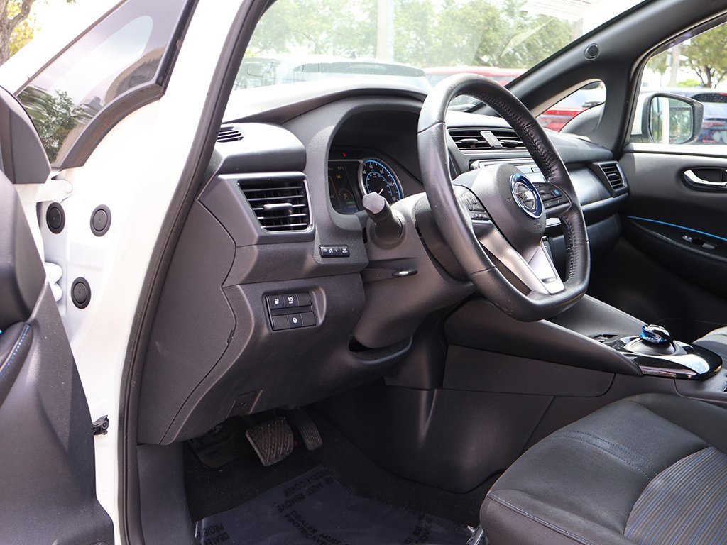 Used 2018 Nissan Leaf SV w/ SV Technology Package image 25