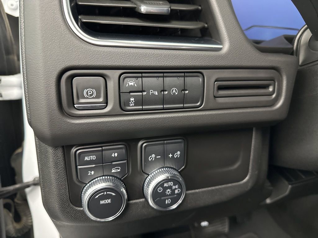 Used 2024 GMC Yukon SLT image 17