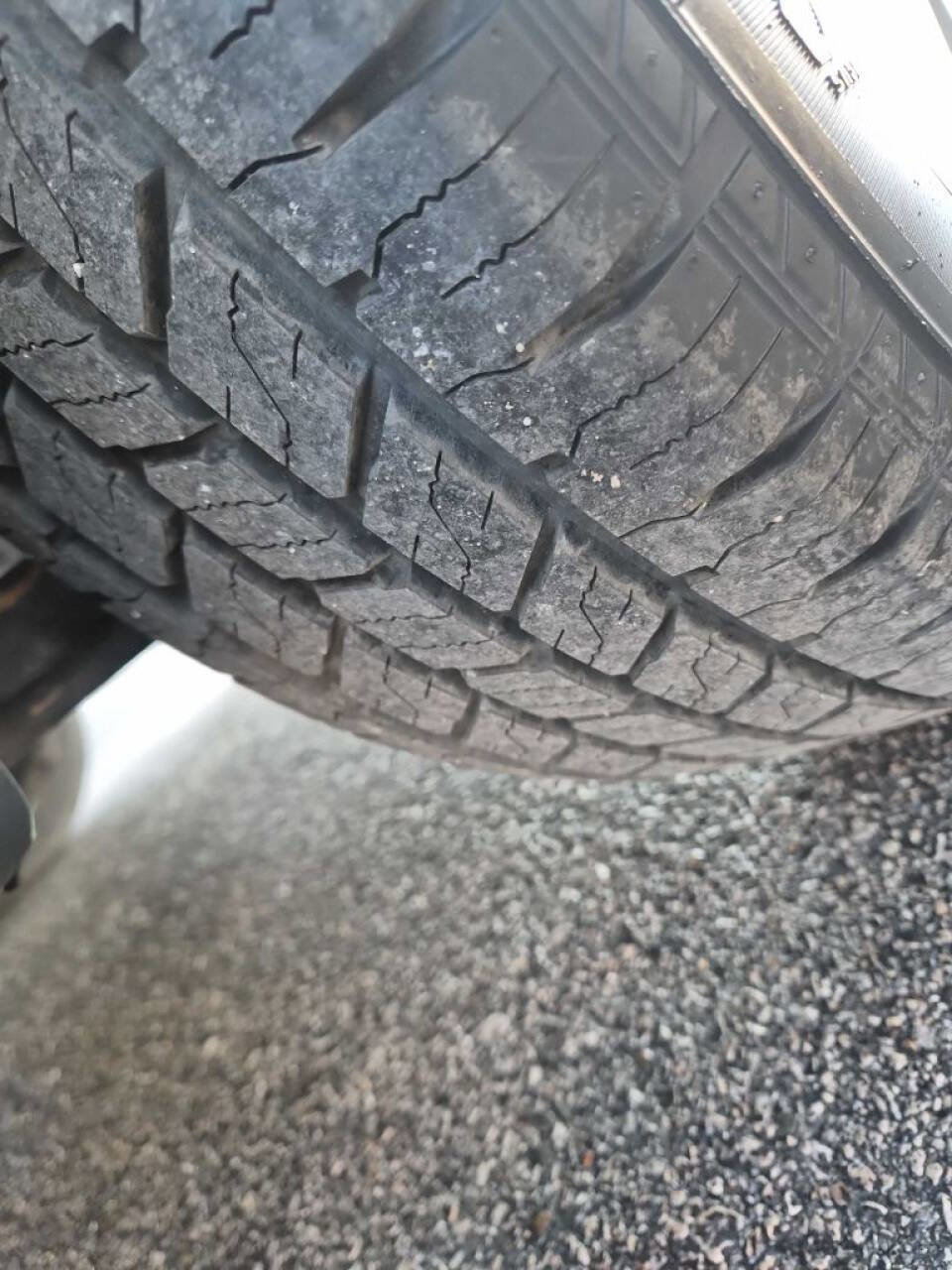 Used 2024 Kia Carnival LX image 13