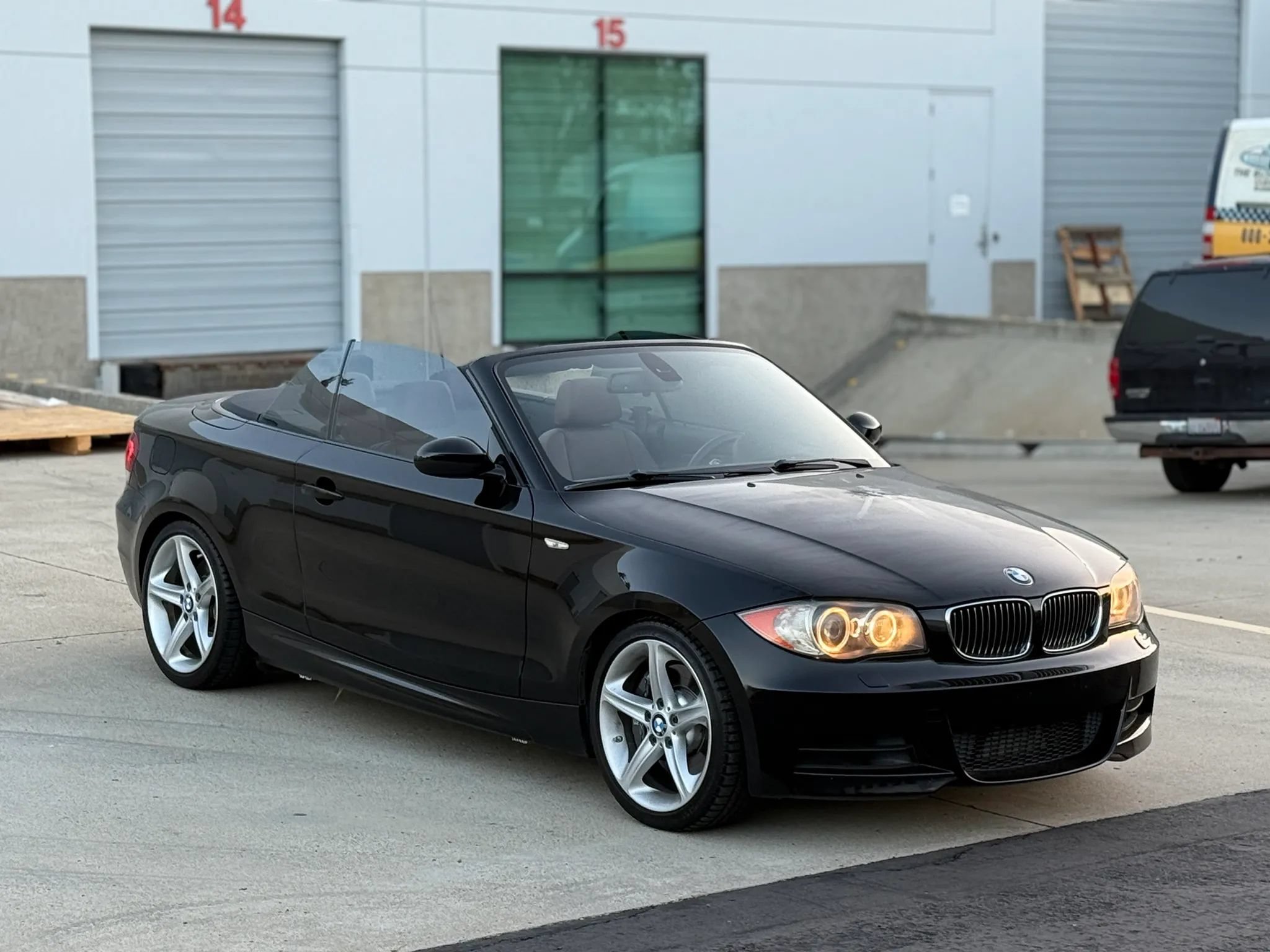 Used 2009 BMW 135i Convertible RWD image 13