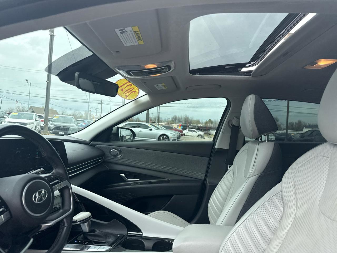 Used 2021 Hyundai Elantra Limited image 27