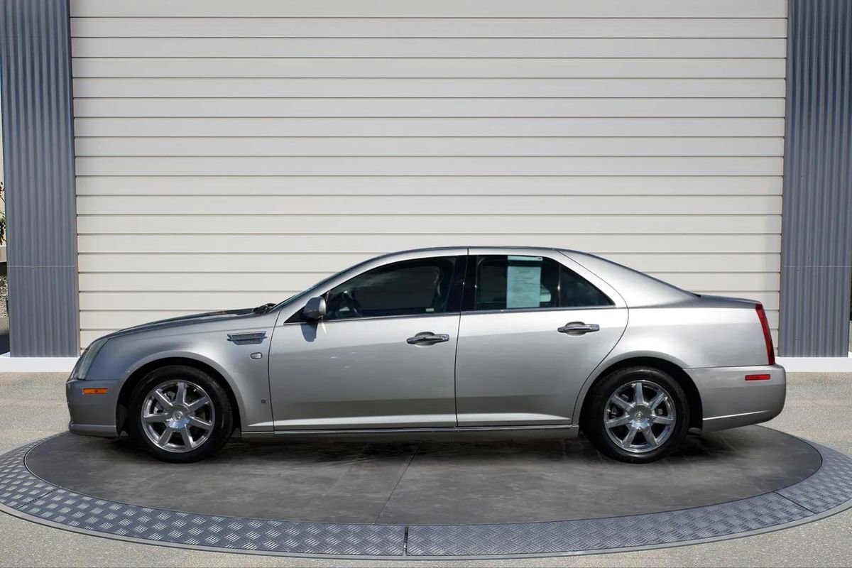 Used 2008 Cadillac STS w/ Preferred Equipment Group RWD image 4