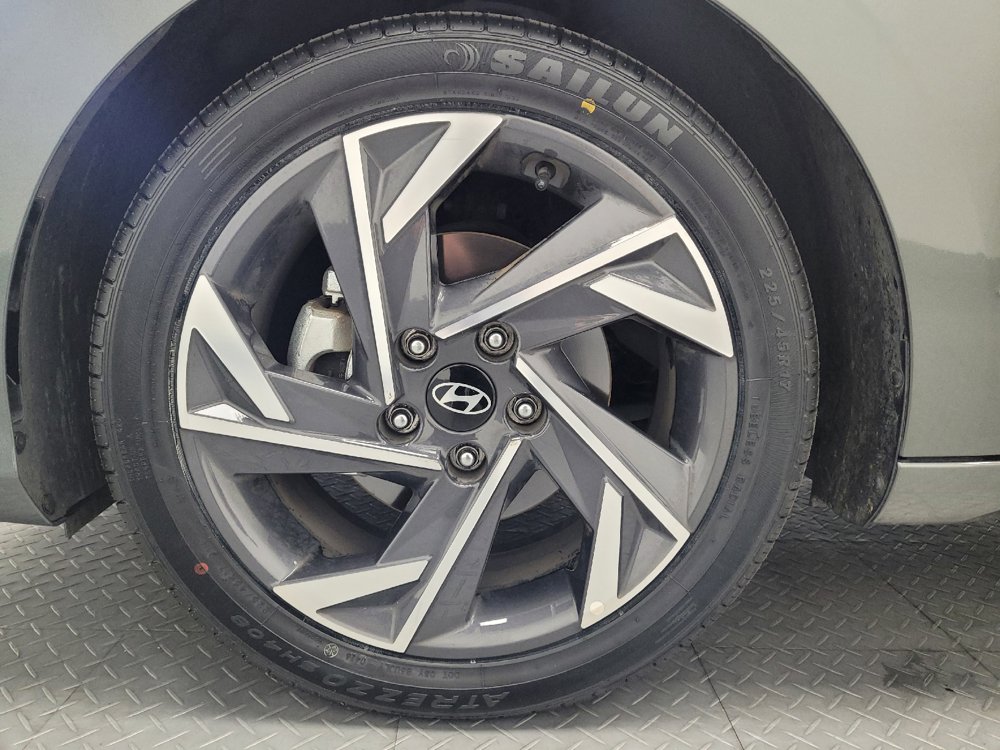 Used 2025 Hyundai Elantra Sport FWD image 31