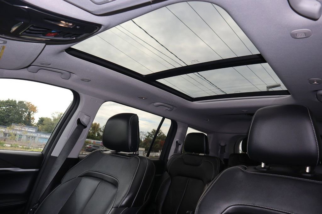 Used 2022 Jeep Grand Cherokee L Limited image 17