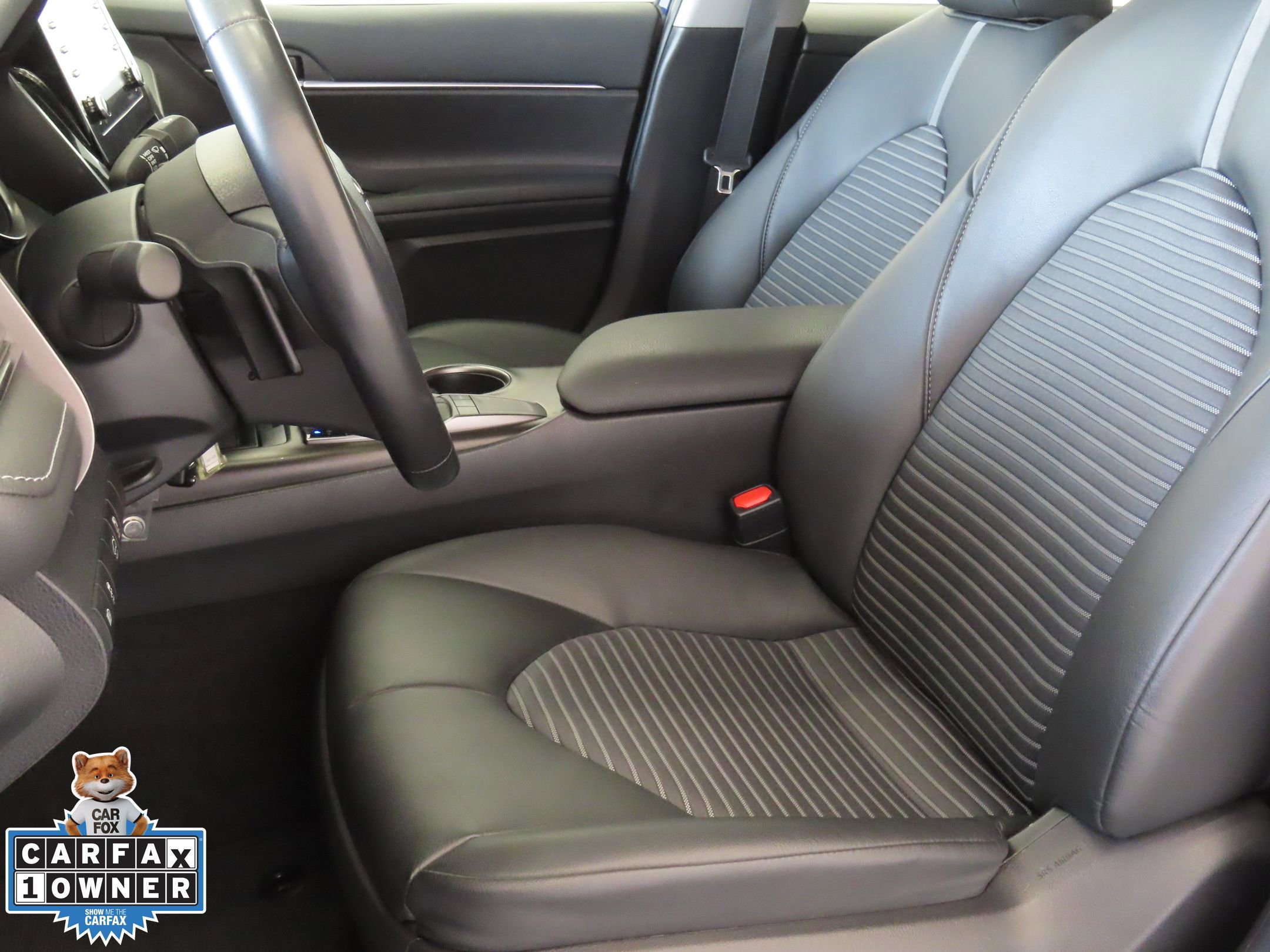 Used 2024 Toyota Camry SE image 12