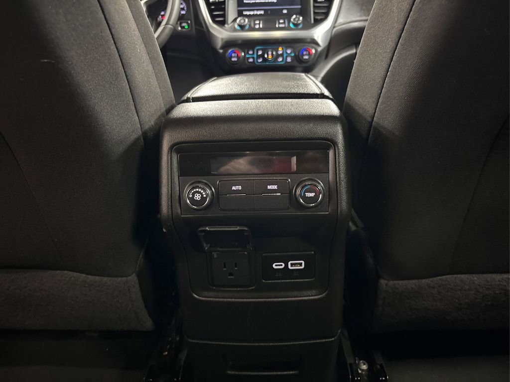 Used 2023 GMC Acadia SLE w/ Driver Convenience Package image 30