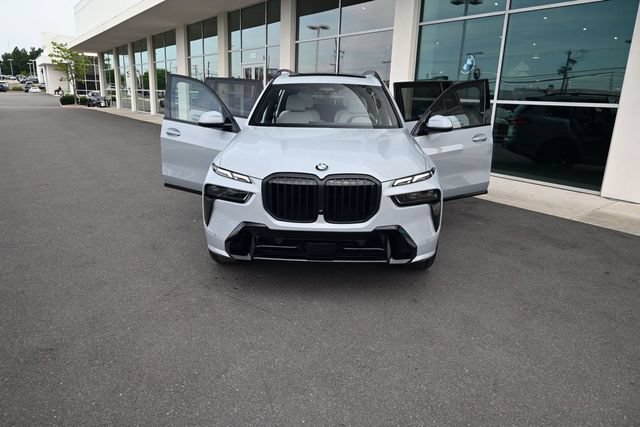 Used 2024 BMW X7 xDrive40i w/ Executive Package AWD/4WD image 27