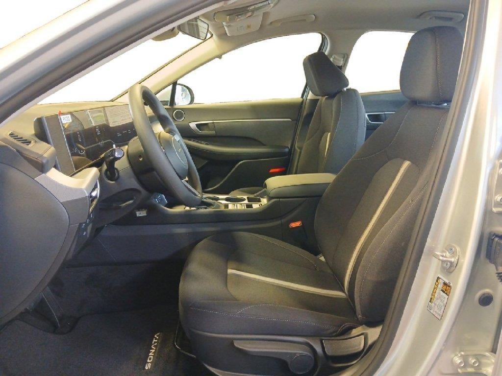 New 2026 Hyundai Sonata SE FWD image 9
