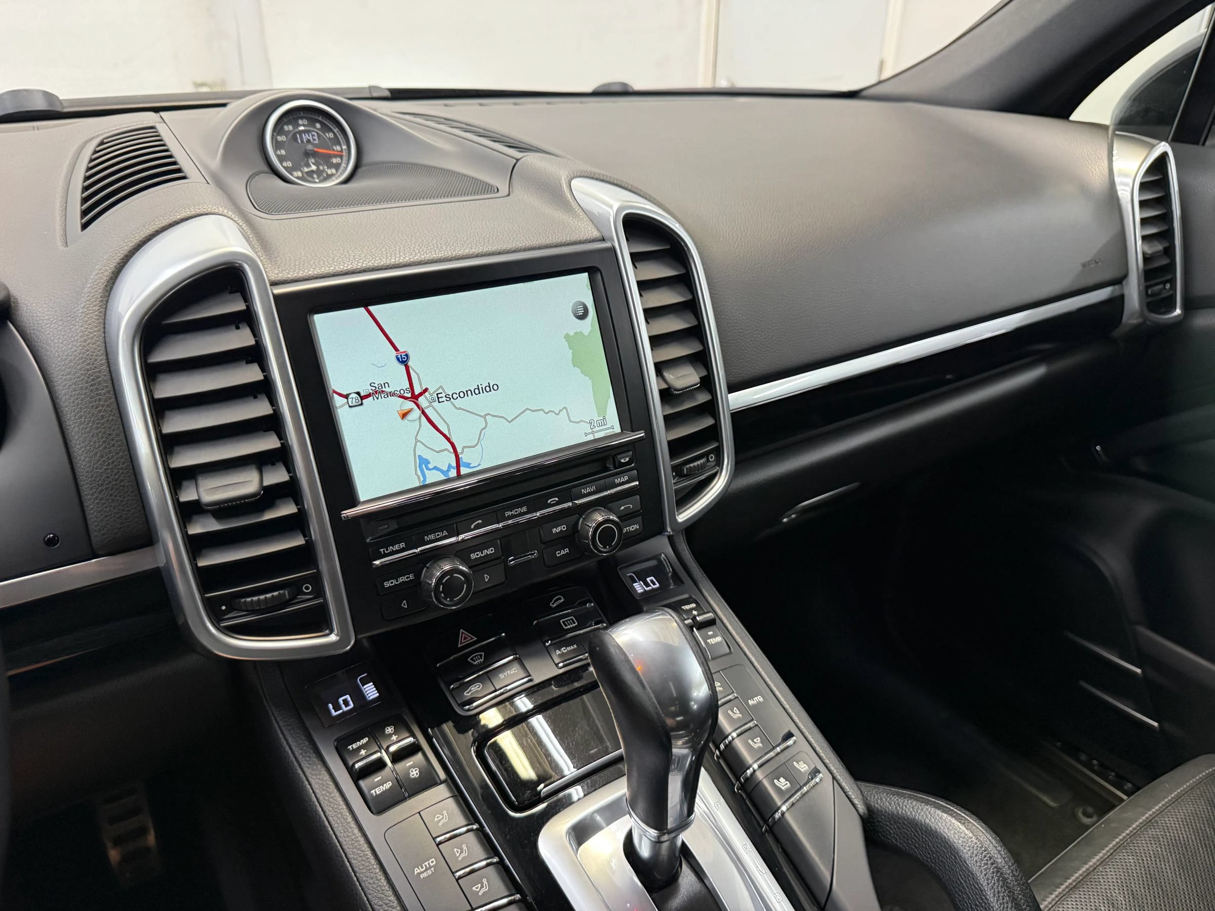 Used 2016 Porsche Cayenne S AWD/4WD image 16