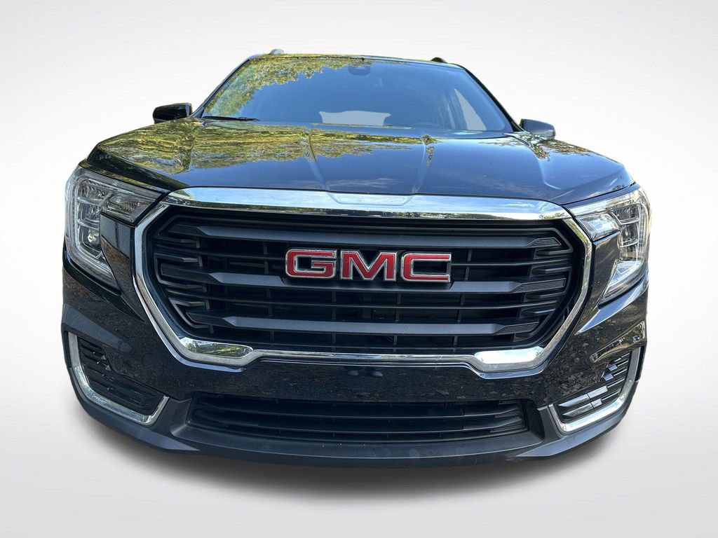 Certified 2022 GMC Terrain SLE w/ Driver Convenience Package image 3