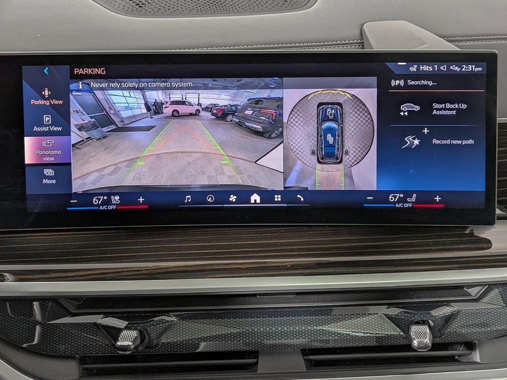 Used 2025 BMW X7 xDrive40i w/ Premium Package AWD/4WD image 25