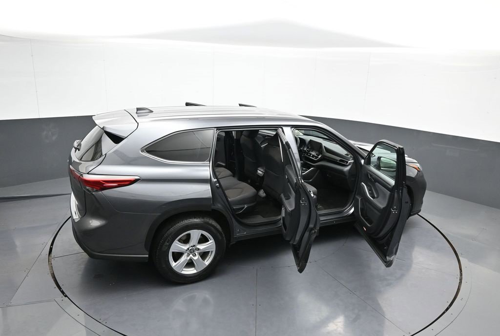 Certified 2023 Toyota Highlander L image 46