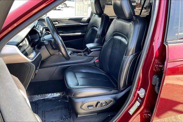 Used 2021 Jeep Grand Cherokee L Limited AWD/4WD image 24