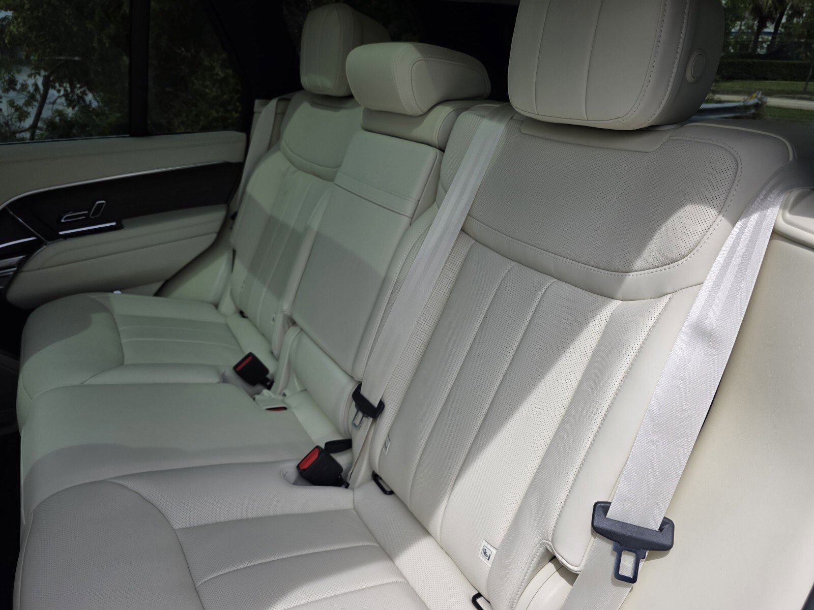 New 2026 Land Rover Range Rover SE image 13