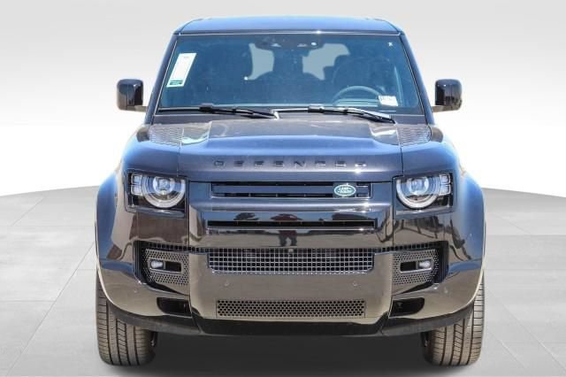 Certified 2024 Land Rover Defender 90 V8 AWD/4WD image 2