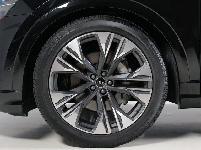 Certified 2026 Audi Q8 Premium Plus w/ Premium Plus Package AWD/4WD image 34