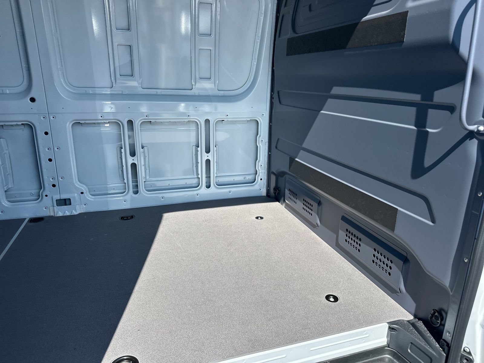 New 2025 Mercedes-Benz eSprinter 170 Cargo image 12
