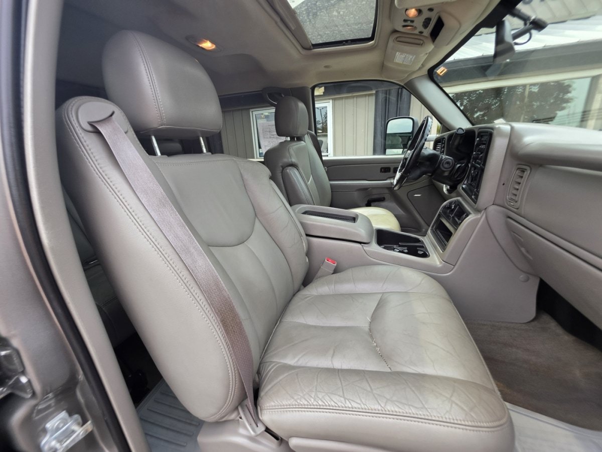 Used 2007 GMC Sierra 2500 SLT w/ Heavy-Duty Power Package AWD/4WD image 12