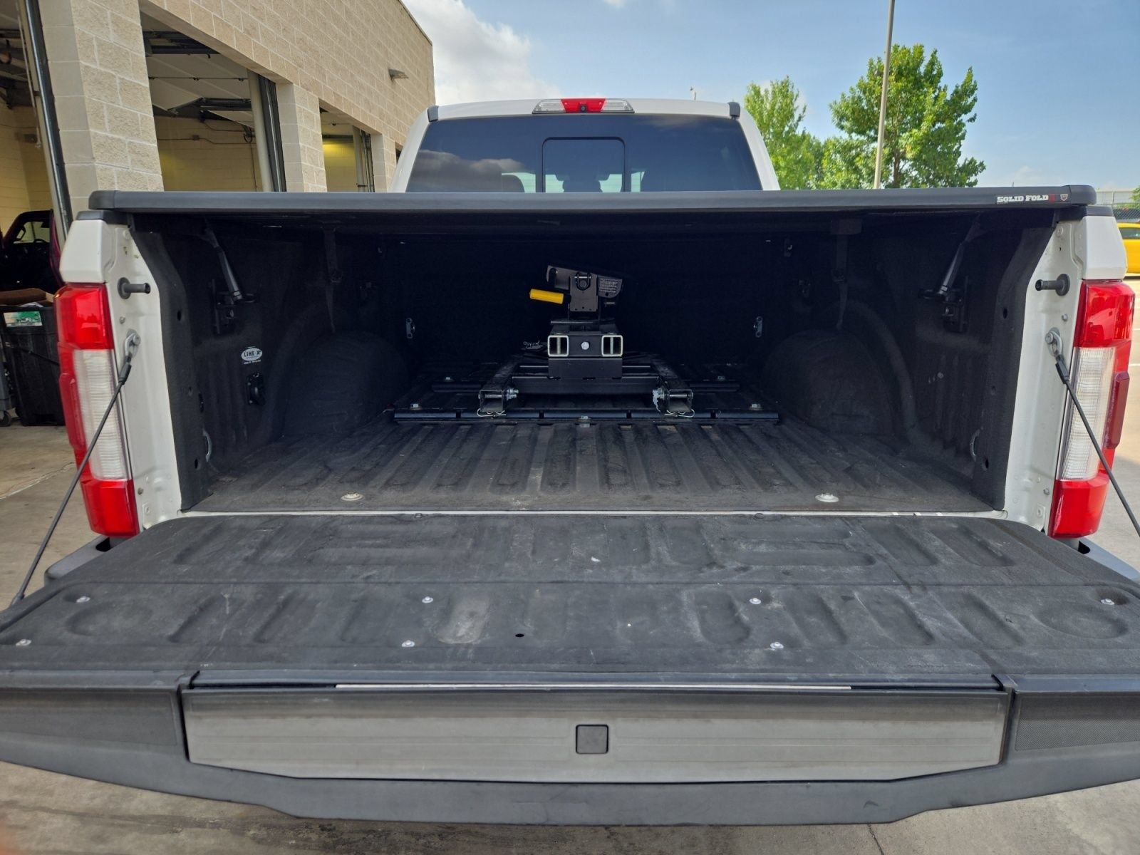 Used 2017 Ford F250 Platinum w/ Platinum Ultimate Package AWD/4WD image 25