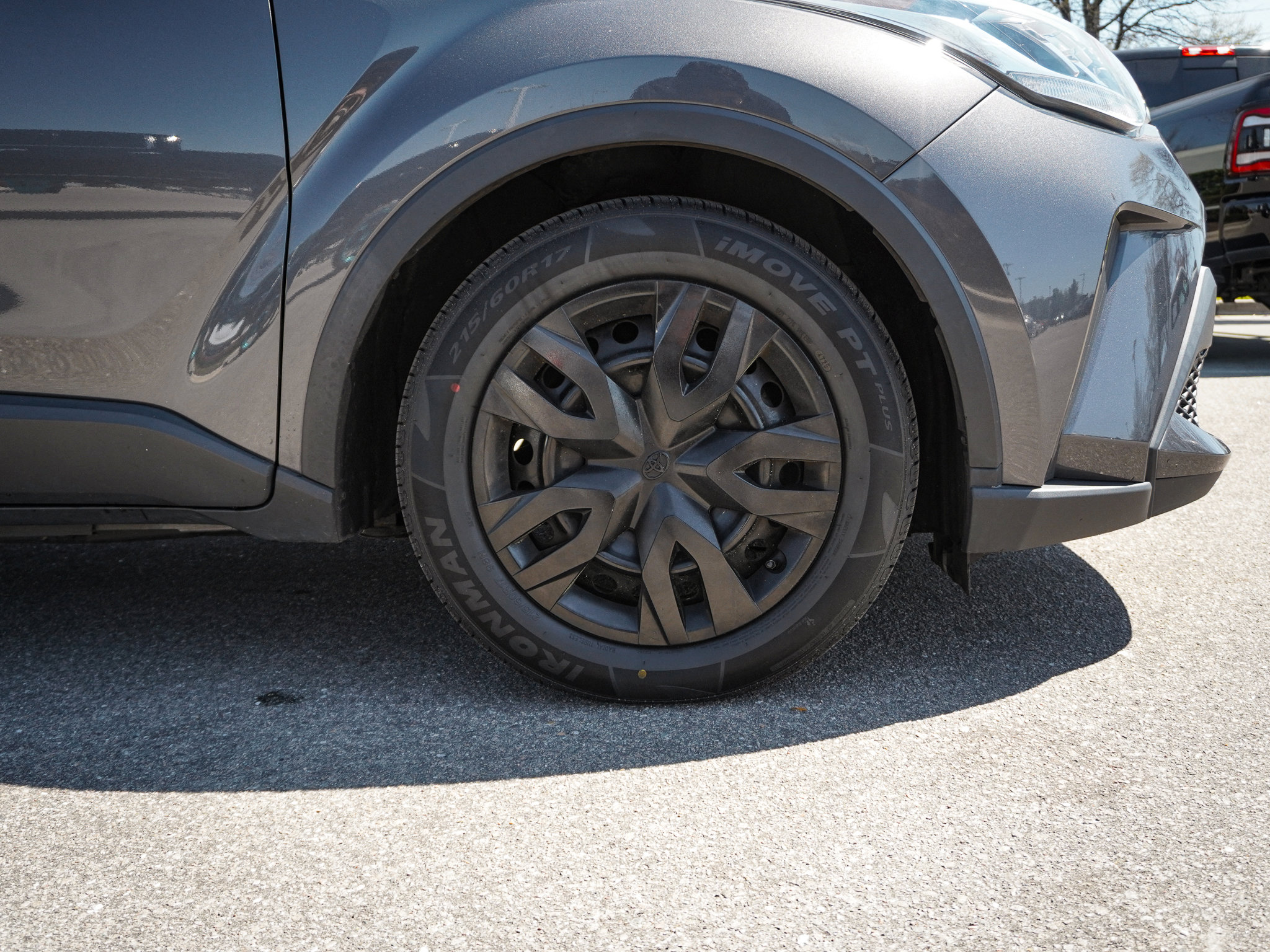 Used 2020 Toyota C-HR LE image 13