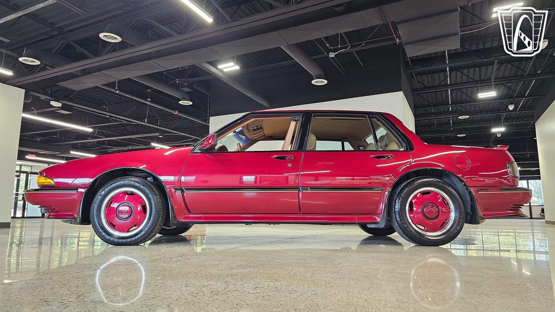 Used 1989 Pontiac Bonneville SSE FWD image 27