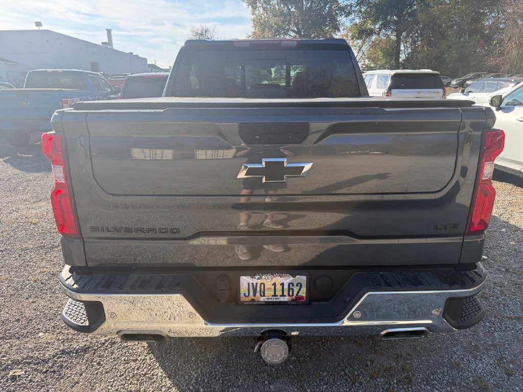 Used 2022 Chevrolet Silverado 1500 LTZ AWD/4WD image 4