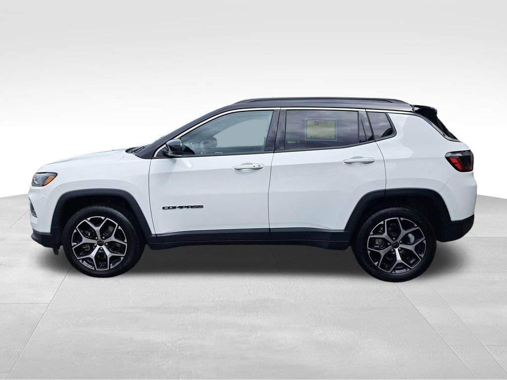 Used 2025 Jeep Compass Limited AWD/4WD image 2