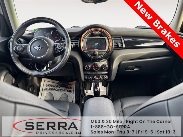 Used 2021 MINI Cooper 4-Door Hardtop w/ 6.5" Touchscreen Package image 10