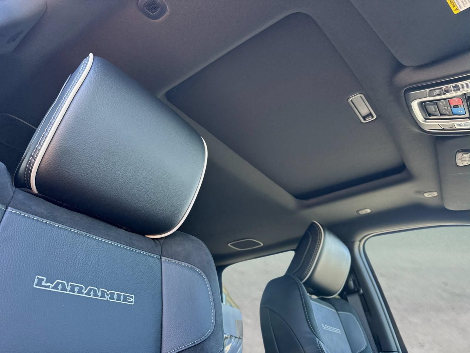 New 2026 RAM 2500 Laramie AWD/4WD image 13