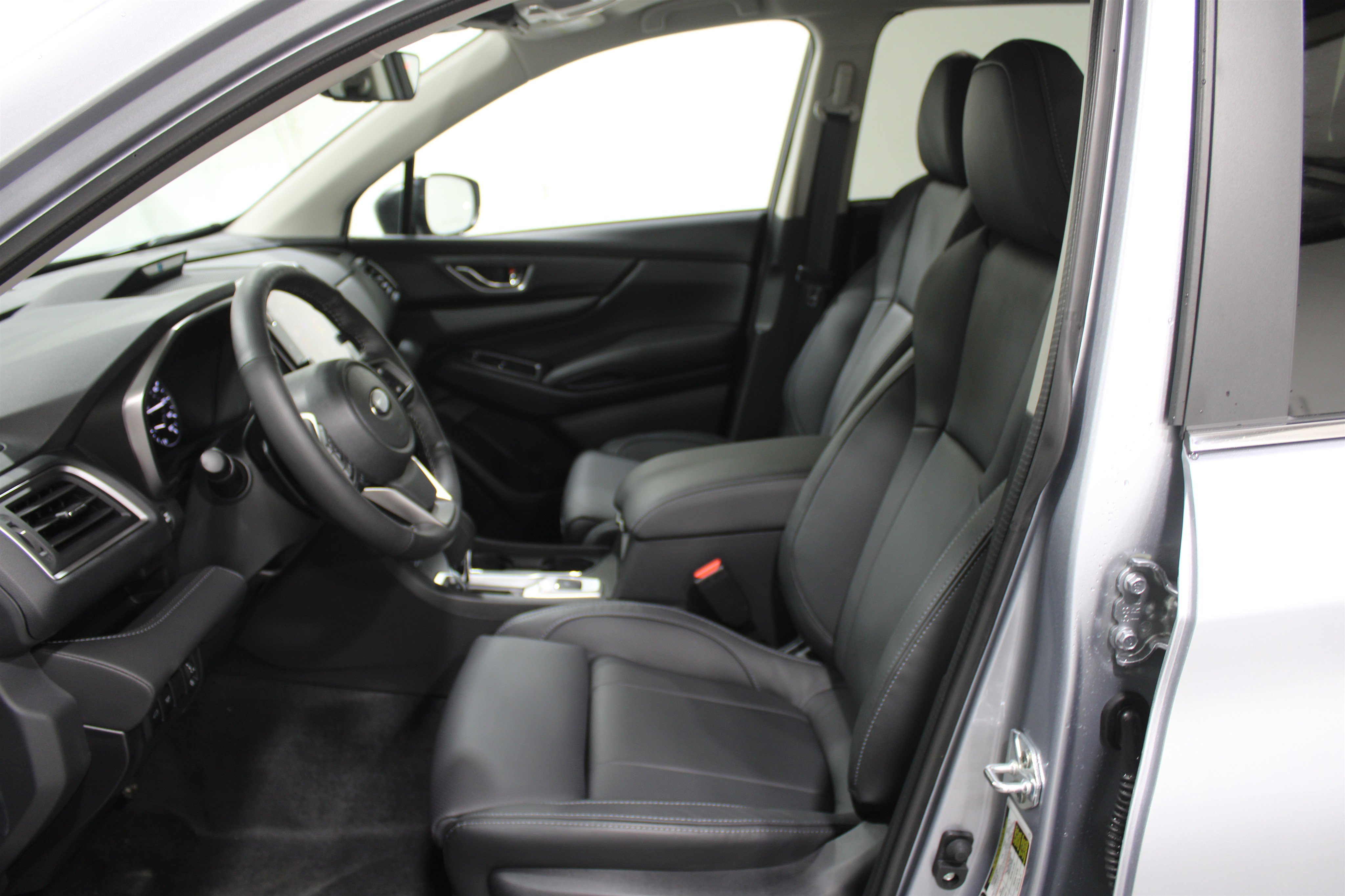 New 2025 Subaru Ascent Limited image 3