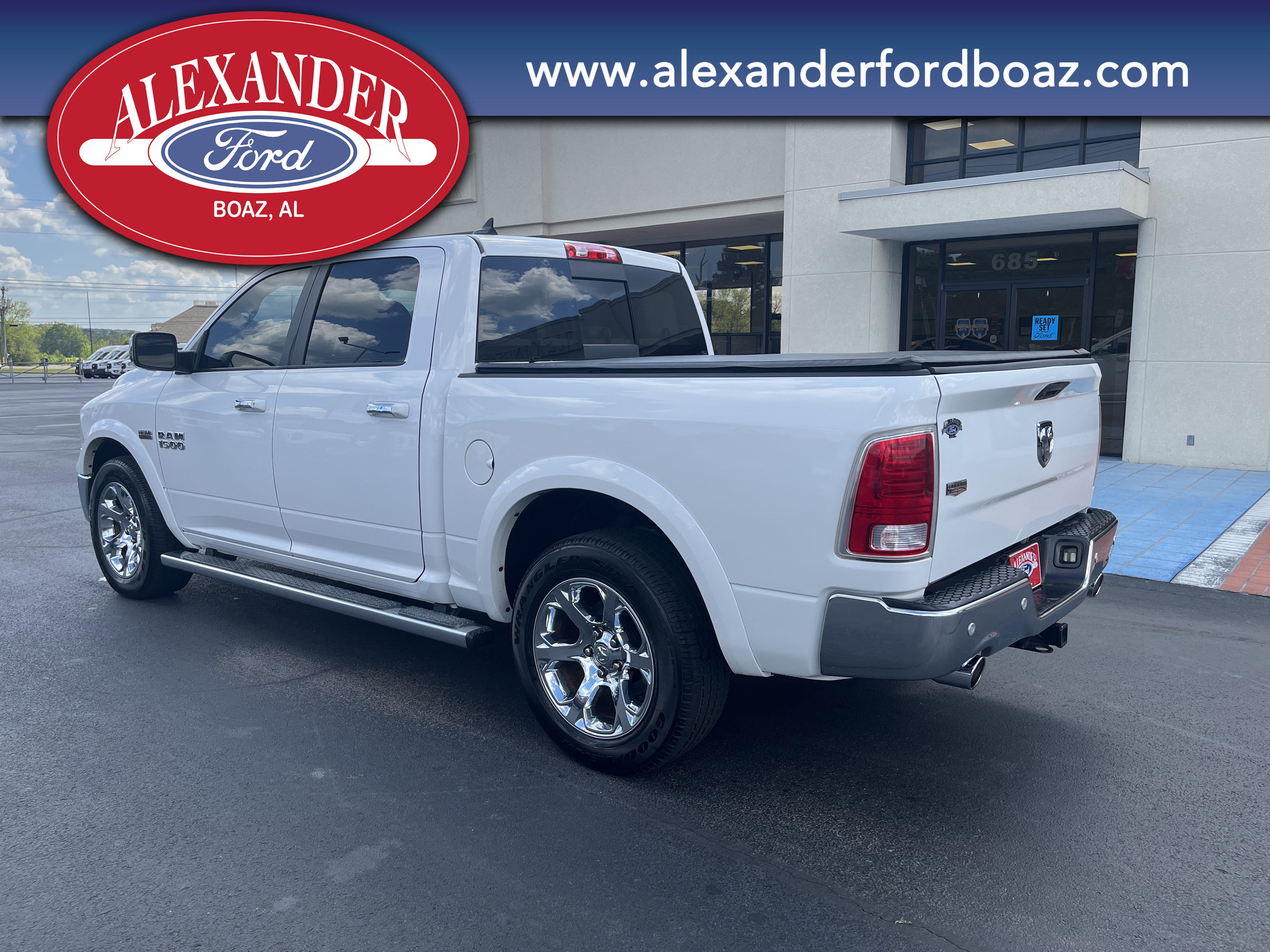 Used 2016 RAM 1500 Laramie w/ Convenience Group image 2