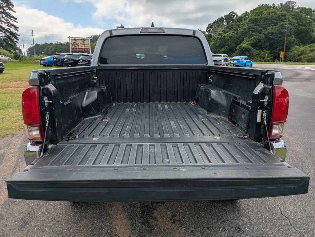 Used 2021 Toyota Tacoma SR5 RWD image 13
