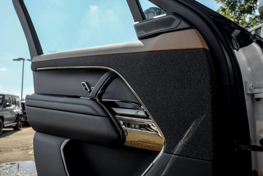 New 2025 Land Rover Range Rover Sport Dynamic SE image 11