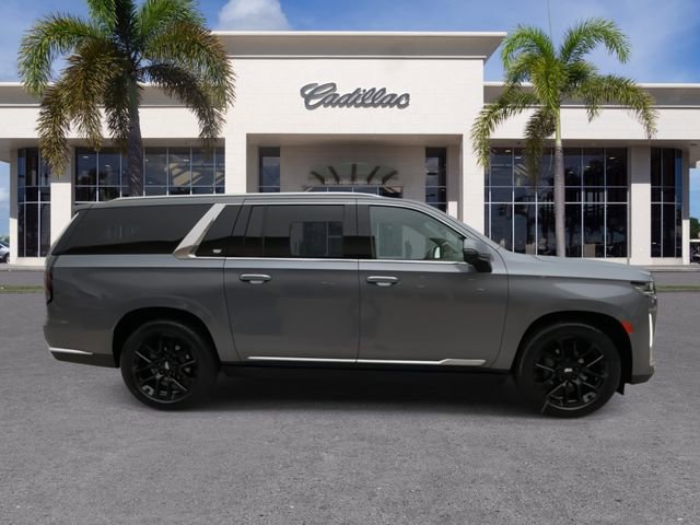 Certified 2021 Cadillac Escalade ESV Premium Luxury Platinum w/ Heavy-Duty Trailer Package image 17