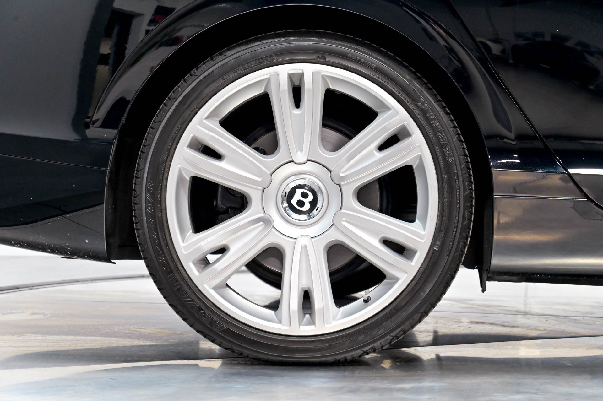 Used 2014 Bentley Flying Spur W12 AWD/4WD image 19