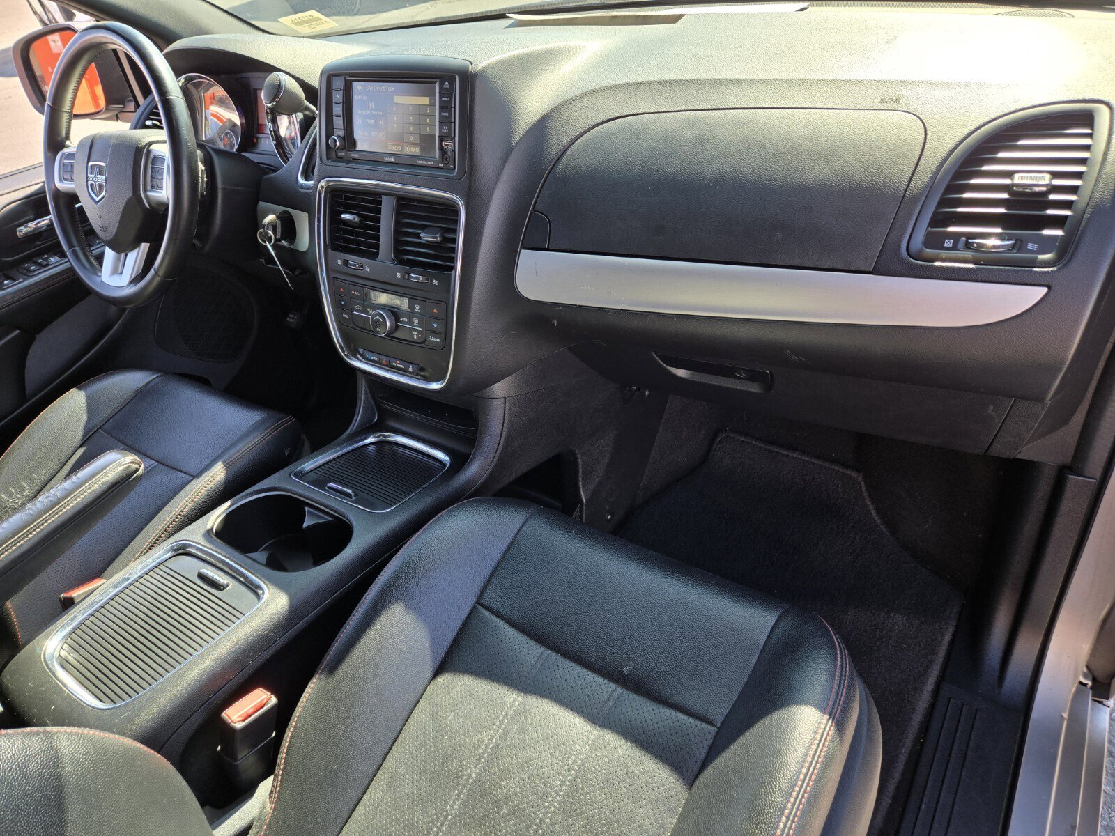 Used 2016 Dodge Grand Caravan R/T FWD image 14