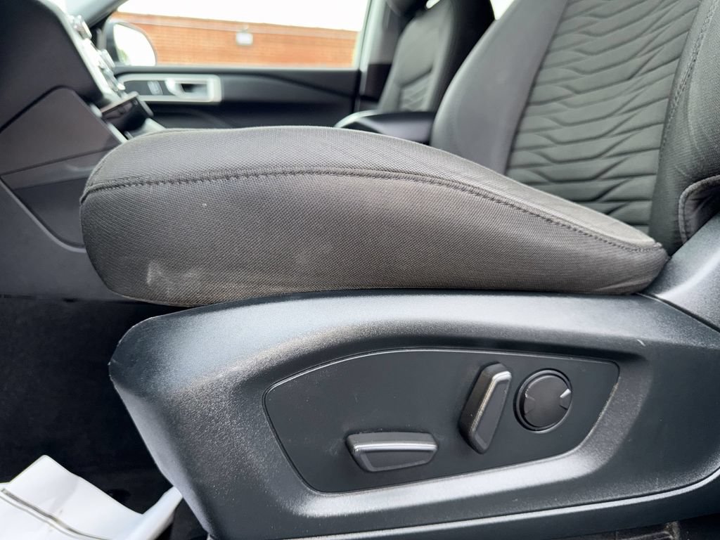 Used 2021 Ford Explorer XLT AWD/4WD image 14