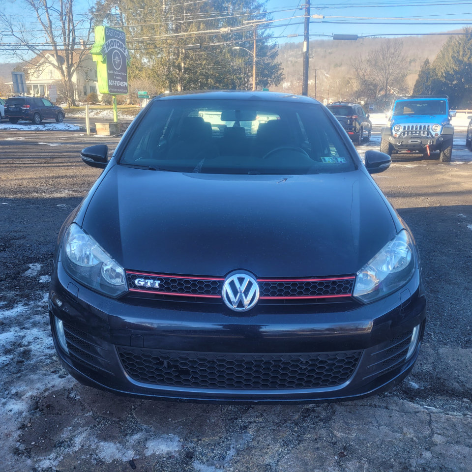 Used 2013 Volkswagen Golf 4-Door image 3