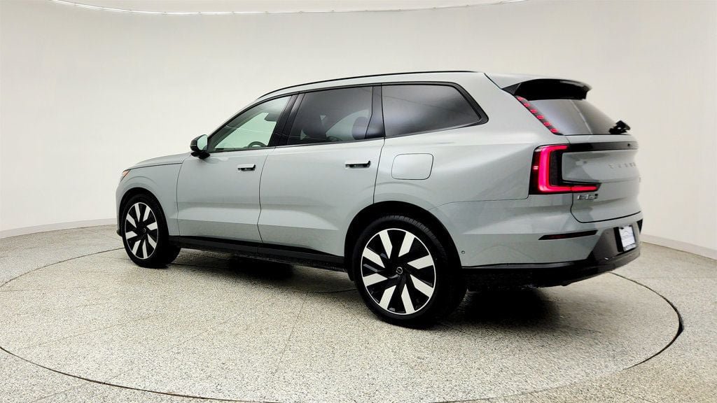 Used 2025 Volvo EX90 Ultra AWD/4WD image 7