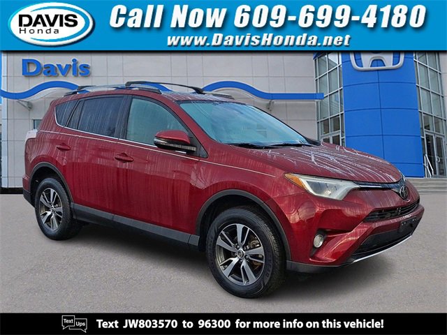 Used 2018 Toyota RAV4 XLE video 1