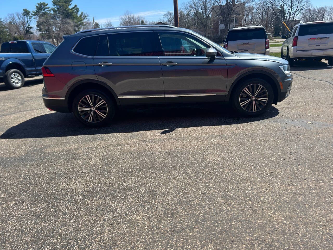 Used 2018 Volkswagen Tiguan SEL w/ 3rd Row Seat Package image 26