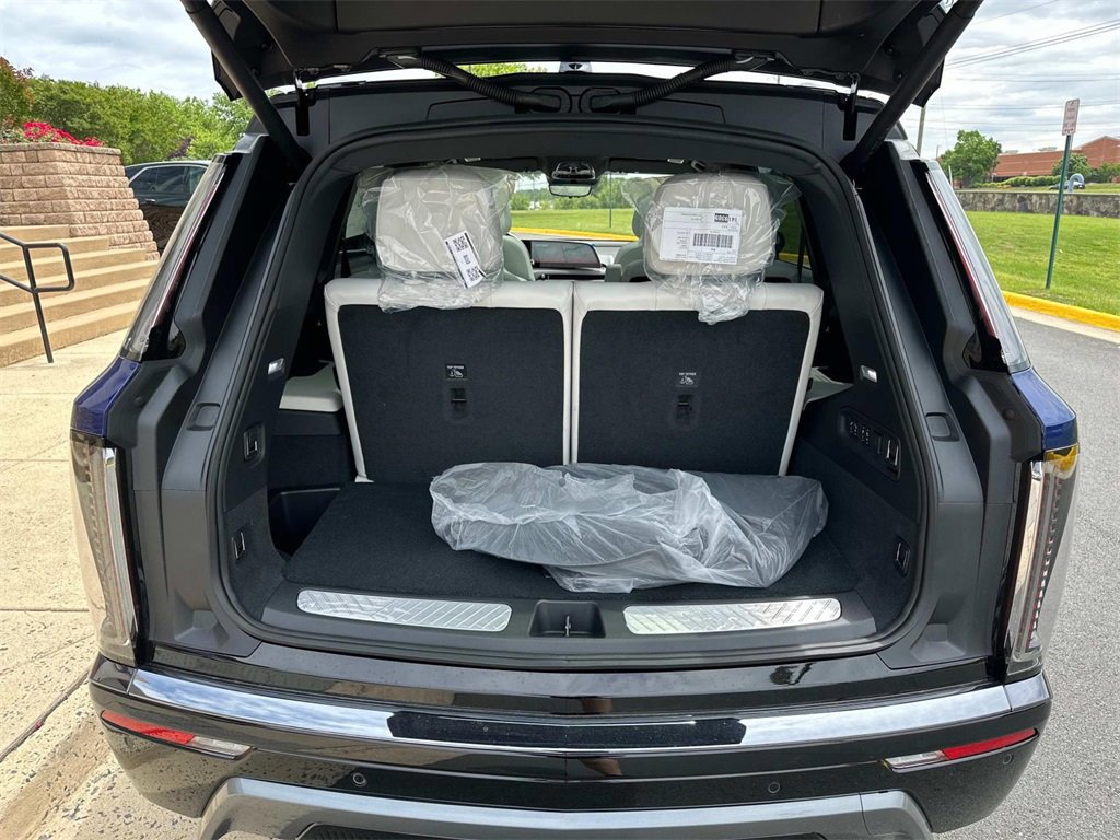 New 2026 Cadillac Vistiq Sport image 12