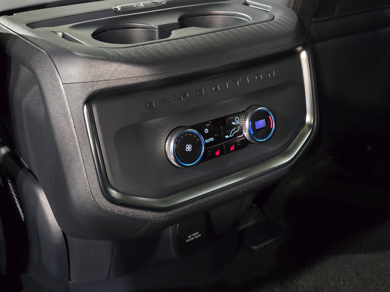 New 2025 Ford Expedition Platinum w/ Stealth Performance Package image 36