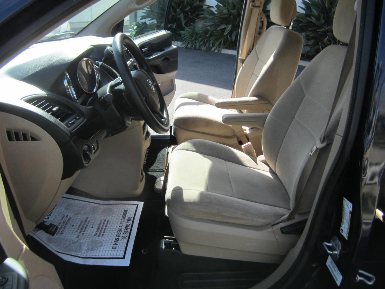 Used 2013 Dodge Grand Caravan SE image 25